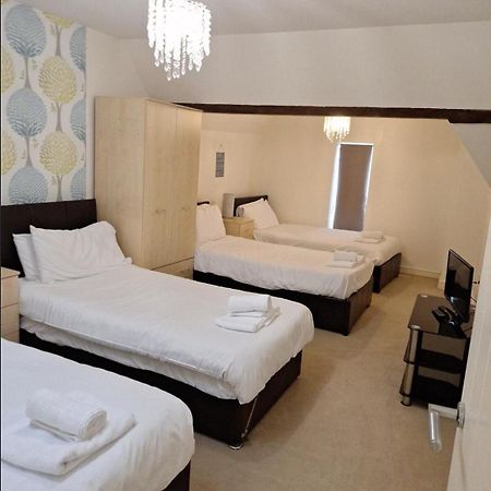 Comfortable Swindon Town Centre Apartments, Free Parking, Sleeps Up To 8 외부 사진