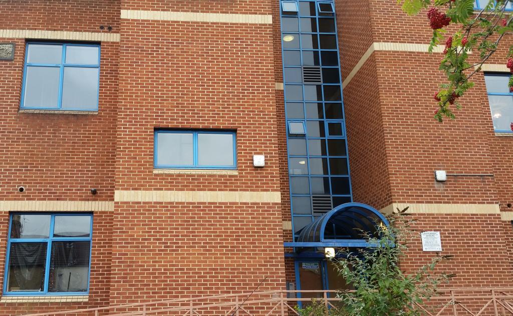 Comfortable Swindon Town Centre Apartments, Free Parking, Sleeps Up To 8 객실 사진