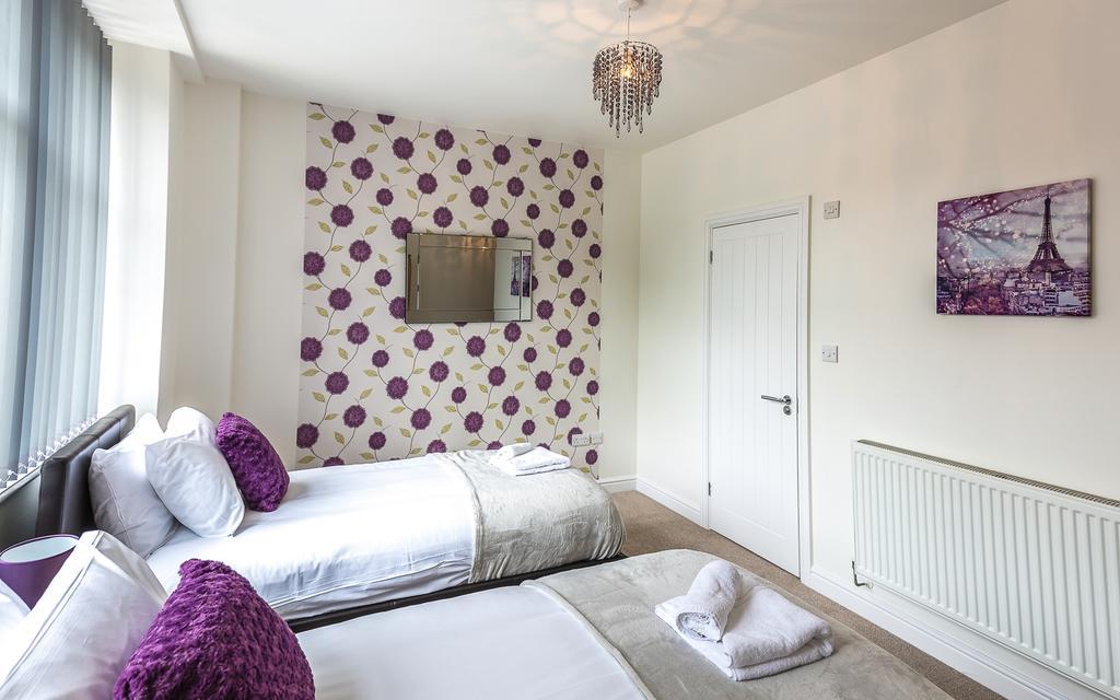 Comfortable Swindon Town Centre Apartments, Free Parking, Sleeps Up To 8 외부 사진